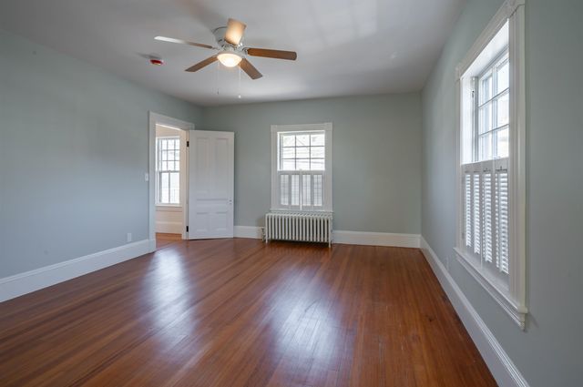 18 Manchester Street, Nashua, NH 03064