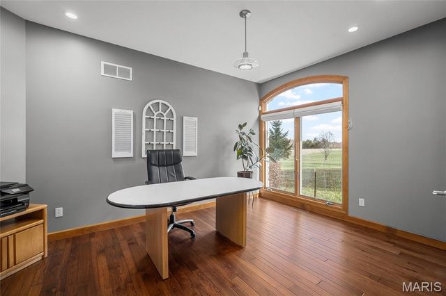 24185 Schuetzenground Road, Warrenton, MO 63383