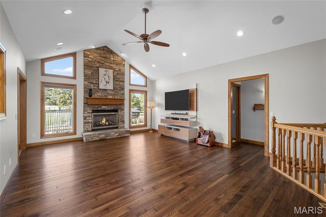 24185 Schuetzenground Road, Warrenton, MO 63383