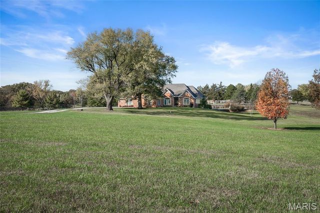 24185 Schuetzenground Road, Warrenton, MO 63383