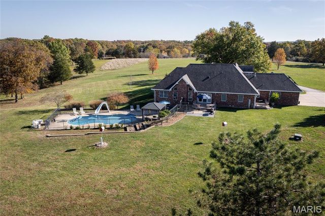 24185 Schuetzenground Road, Warrenton, MO 63383