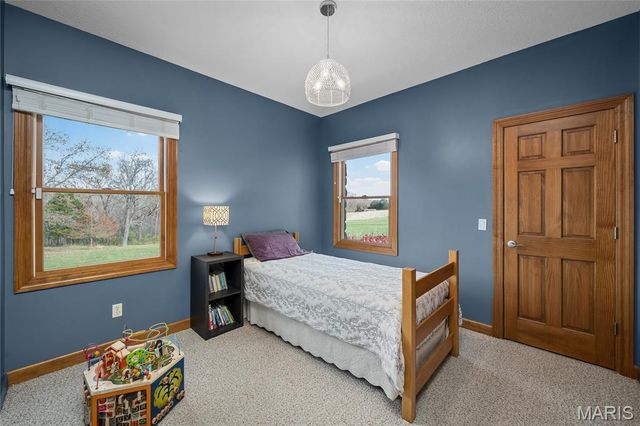 24185 Schuetzenground Road, Warrenton, MO 63383