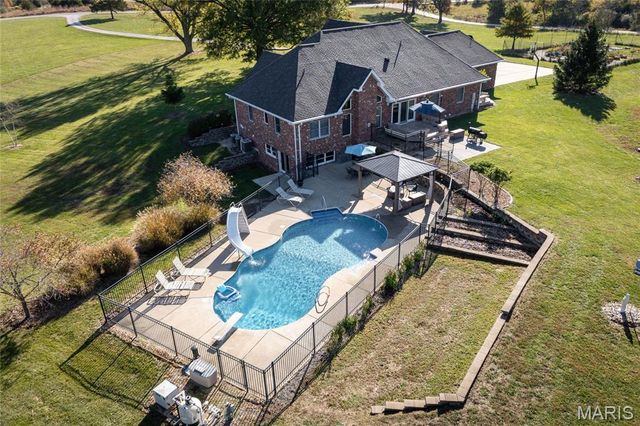 24185 Schuetzenground Road, Warrenton, MO 63383