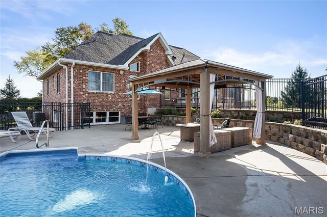 24185 Schuetzenground Road, Warrenton, MO 63383