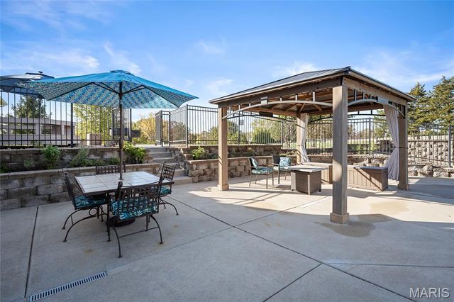 24185 Schuetzenground Road, Warrenton, MO 63383