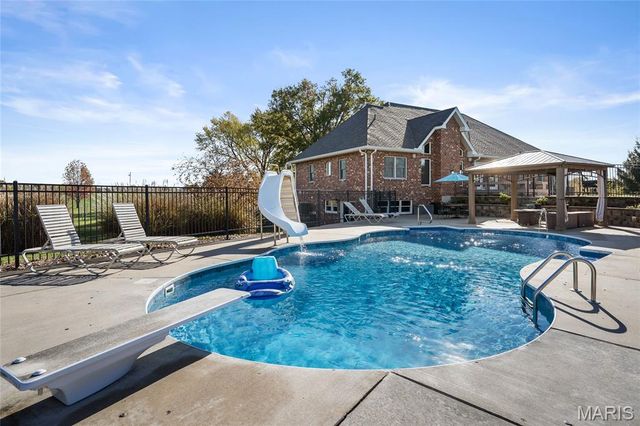 24185 Schuetzenground Road, Warrenton, MO 63383