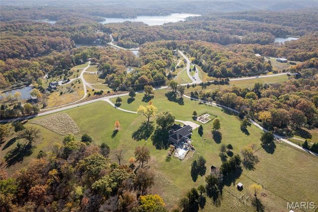 24185 Schuetzenground Road, Warrenton, MO 63383