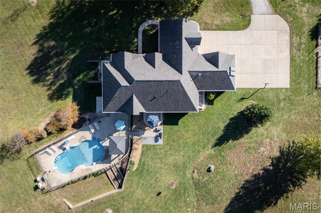 24185 Schuetzenground Road, Warrenton, MO 63383