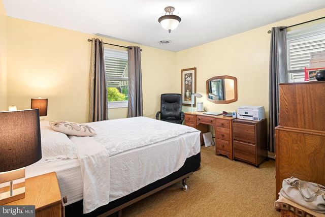 524 FIFTH AVE, Barrington, NJ 08007