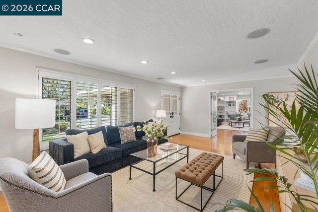 3 Buckeye Ln, Danville, CA 94526