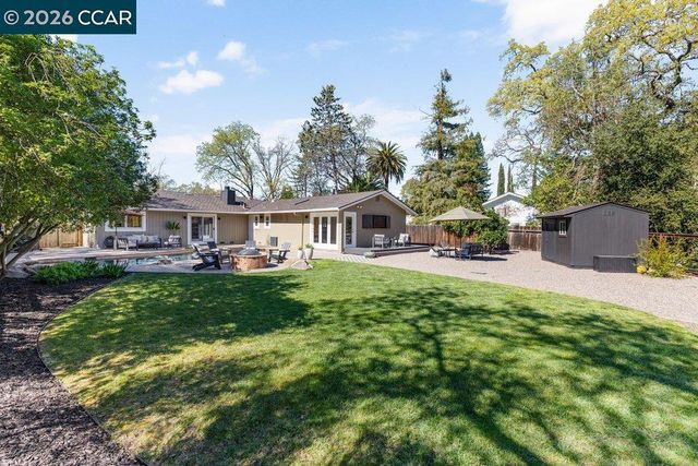 3 Buckeye Ln, Danville, CA 94526