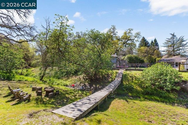 3 Buckeye Ln, Danville, CA 94526