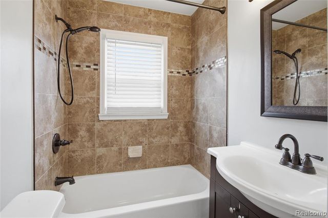 3515 Durham Road, Royal Oak, MI 48073