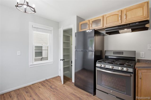 3515 Durham Road, Royal Oak, MI 48073