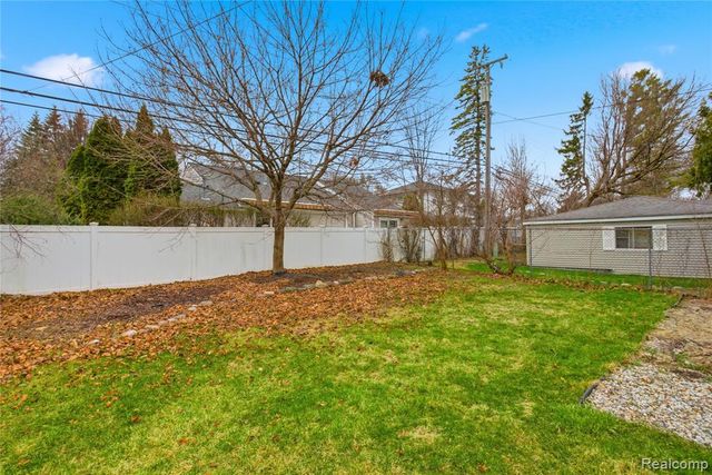 3515 Durham Road, Royal Oak, MI 48073