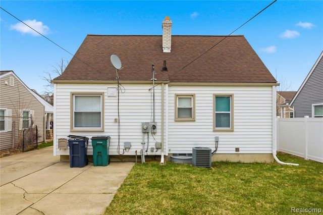 3515 Durham Road, Royal Oak, MI 48073