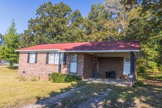 147 JONES ST, Selmer, TN 38375