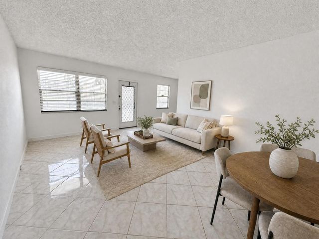 2005 HYTHE A 2005, Boca Raton, FL 33434