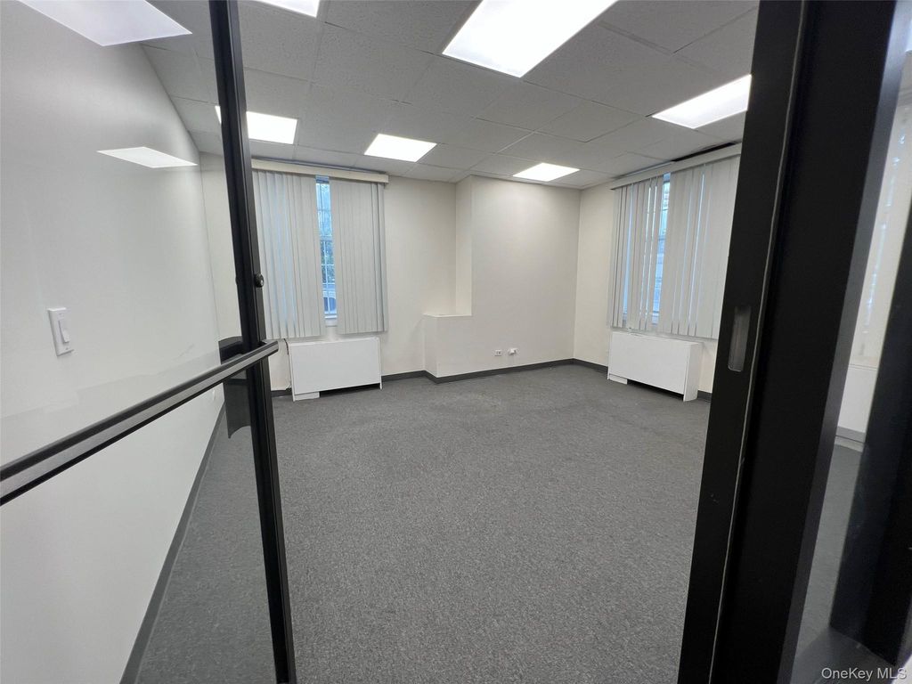 214-11 Northern Boulevard 1FL, Bayside, NY 11361 — photo 5