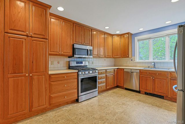 120 Harvard Drive, Hartsdale, NY 10530