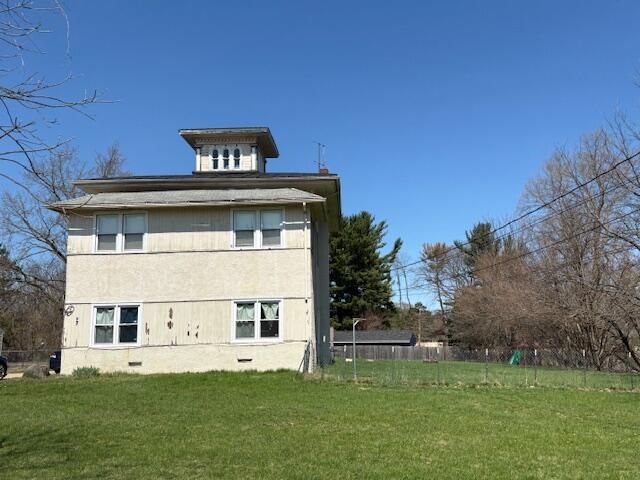 608 W Michigan, Paw Paw Vllg, MI 49079