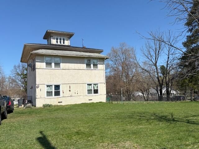 608 W Michigan, Paw Paw Vllg, MI 49079