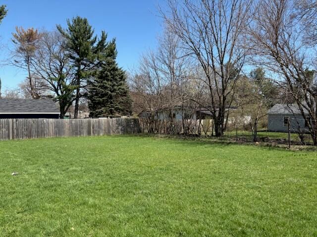 608 W Michigan, Paw Paw Vllg, MI 49079