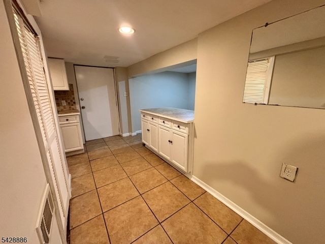 288 Totowa Ave, Paterson City, NJ 07502