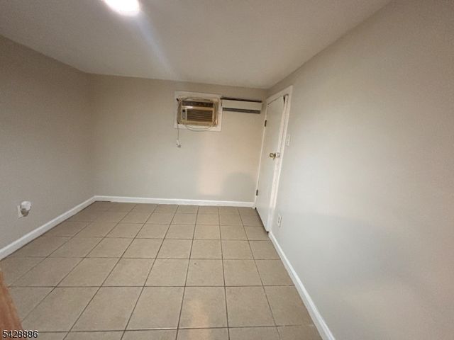 288 Totowa Ave, Paterson City, NJ 07502