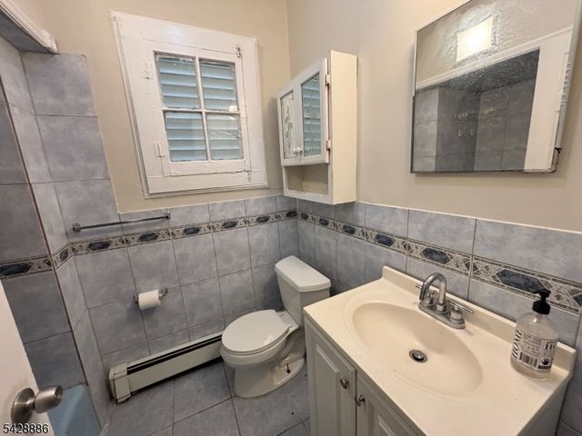 288 Totowa Ave, Paterson City, NJ 07502