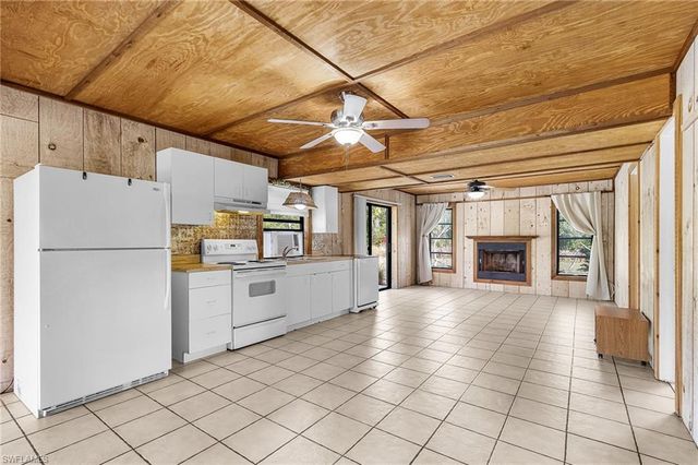 8677 Whispering Pines DR, St. James City, FL 33956