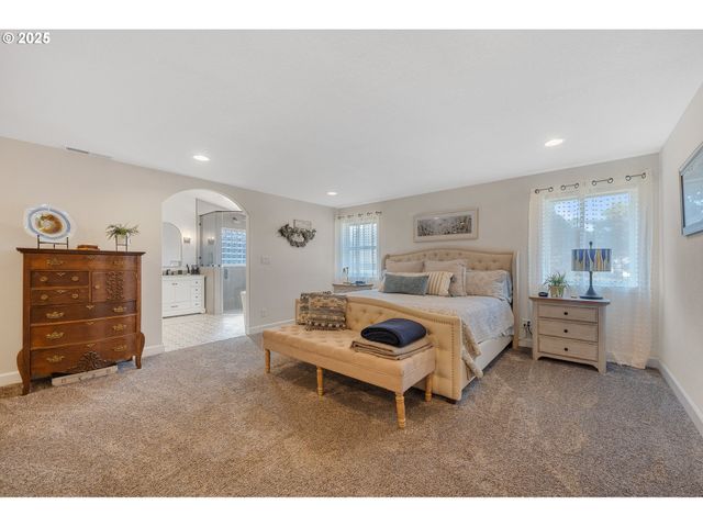 424 Sw CLIFF St, Depoe Bay, OR 97341