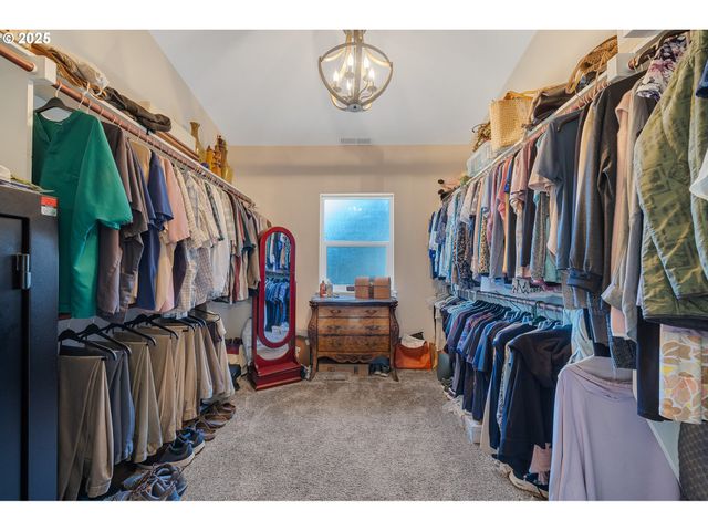 424 Sw CLIFF St, Depoe Bay, OR 97341