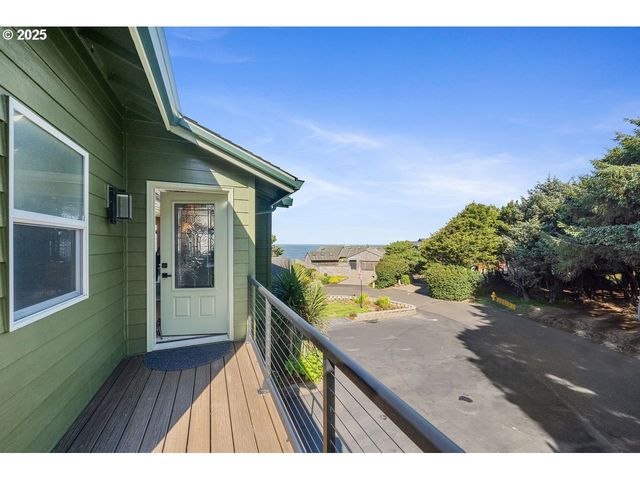424 Sw CLIFF St, Depoe Bay, OR 97341