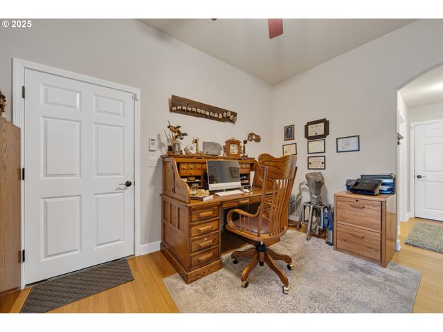 424 Sw CLIFF St, Depoe Bay, OR 97341