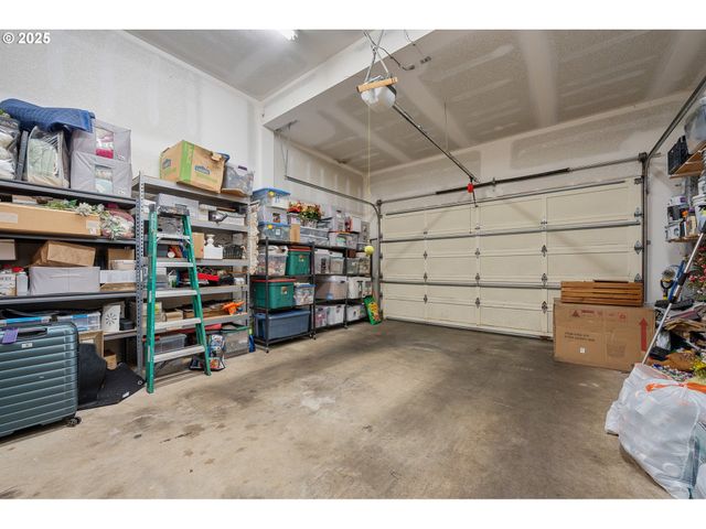 424 Sw CLIFF St, Depoe Bay, OR 97341