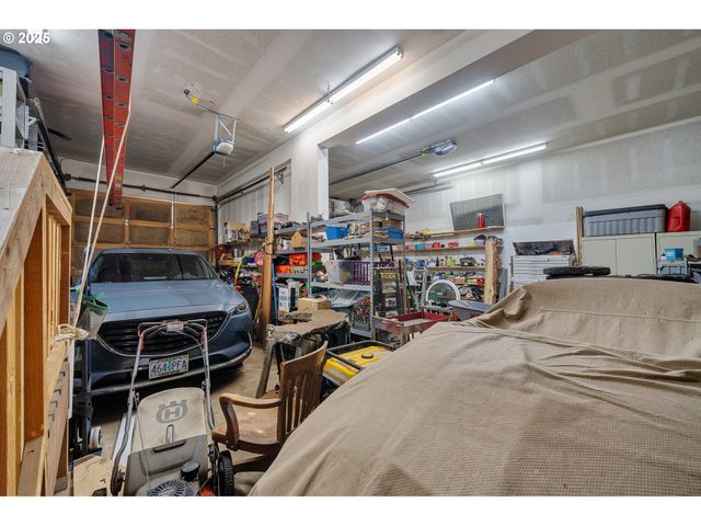 424 Sw CLIFF St, Depoe Bay, OR 97341