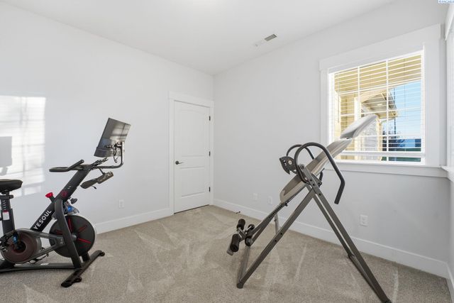 5622 W 41st Ave, Kennewick, WA 99338