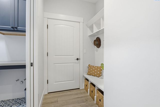 5622 W 41st Ave, Kennewick, WA 99338