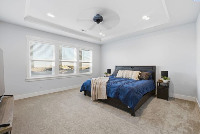 5622 W 41st Ave, Kennewick, WA 99338