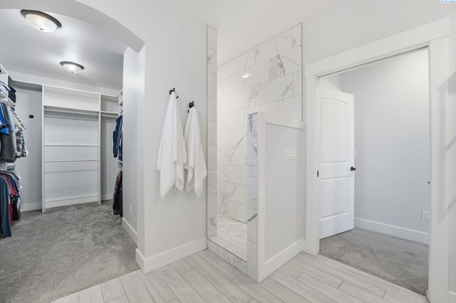 5622 W 41st Ave, Kennewick, WA 99338