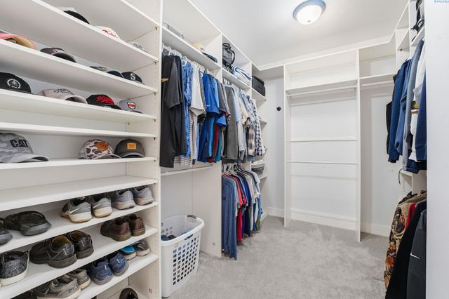 5622 W 41st Ave, Kennewick, WA 99338