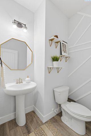 5622 W 41st Ave, Kennewick, WA 99338