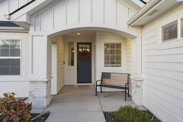 5622 W 41st Ave, Kennewick, WA 99338