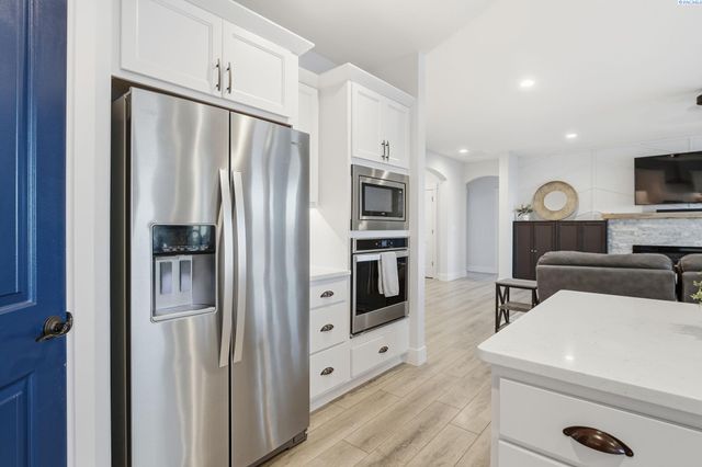 5622 W 41st Ave, Kennewick, WA 99338