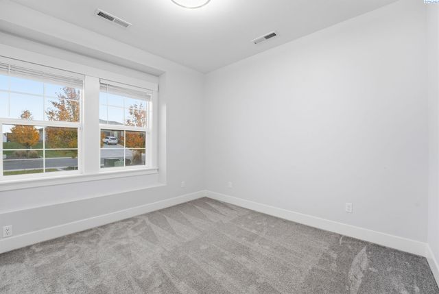 5622 W 41st Ave, Kennewick, WA 99338