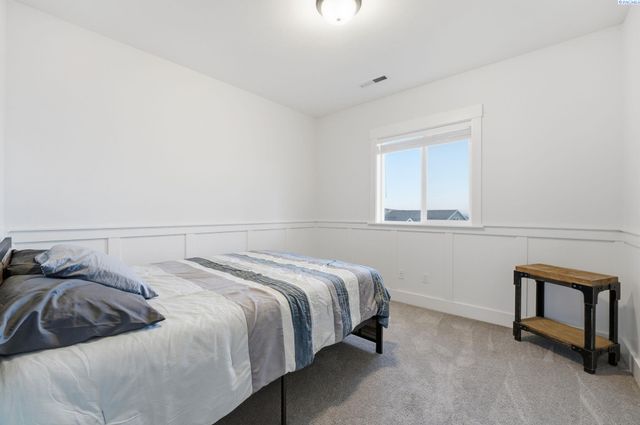 5622 W 41st Ave, Kennewick, WA 99338