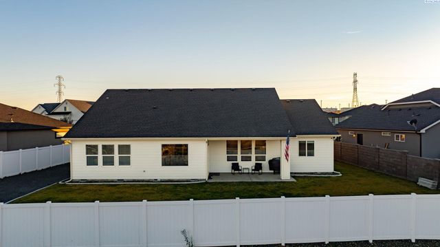 5622 W 41st Ave, Kennewick, WA 99338