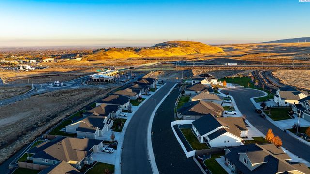 5622 W 41st Ave, Kennewick, WA 99338