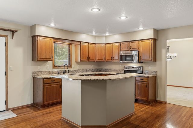 1006 NE Trilein Drive, Ankeny, IA 50021